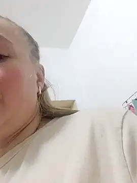 Kiss Eva online show from February 2026 03:32:02 PM