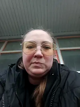 Kiss Eva online show from March 2026 04:08:02 PM