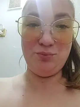 Kiss Eva online show from October 2025 08:54:01 PM