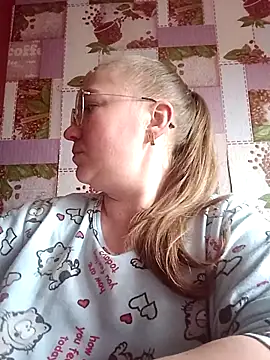 Kiss Eva online show from April 2026 04:05:01 PM