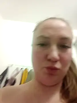 Kiss Eva online show from April 2026 08:54:01 PM