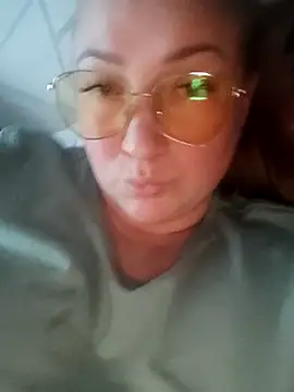 Kiss Eva online show from October 2025 02:16:01 PM