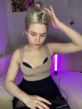 April Purr online show from March 2026 08:23:01 AM