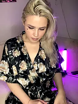 April Purr online show from September 2025 11:05:01 AM
