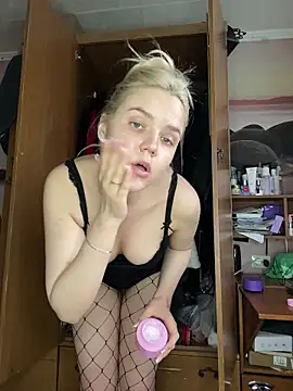 April Purr online show from May 2026 10:51:02 AM