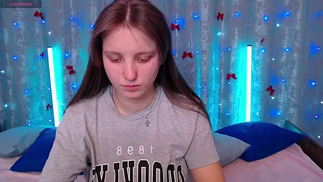 Leonaalove online show from February 2026 12:37:02 PM