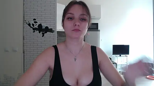 Leonaalove online show from April 2026 01:06:02 PM