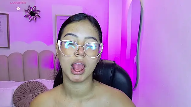 raven stonee online show from March 2026 11:24:01 PM