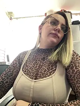 CurvyLust x online show from March 2026 01:31:02 PM