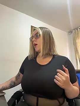 CurvyLust x online show from June 2026 01:11:02 PM