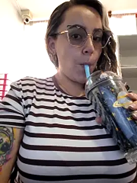 Snapshot of CurvyLust_x chatting on December 2025 03:11:01 PM CurvyLust x online show from December 2025 03:11:01 PM