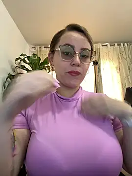 Snapshot of CurvyLust_x chatting on April 2026 01:46:02 PM CurvyLust x online show from April 2026 01:46:02 PM