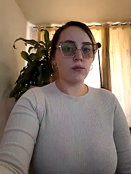 Snapshot of CurvyLust_x chatting on April 2026 06:14:01 PM CurvyLust x online show from April 2026 06:14:01 PM
