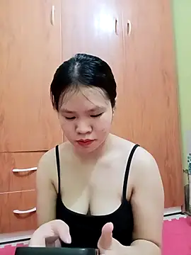 emyeuhss online show from September 2025 12:47:02 PM