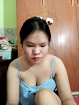 emyeuhss online show from October 2025 12:12:01 AM