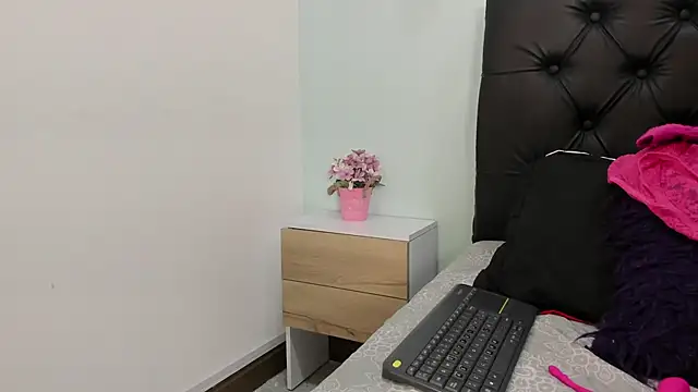 Snapshot of Marianee_Rousse chatting on November 2025 10:24:01 PM Marianee Rousse online show from November 2025 10:24:01 PM