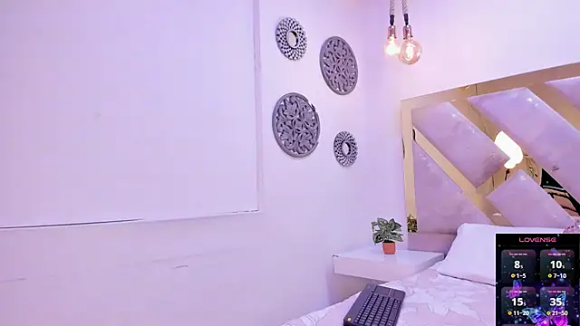 Snapshot of Marianee_Rousse chatting on September 2025 10:06:01 PM Marianee Rousse online show from September 2025 10:06:01 PM