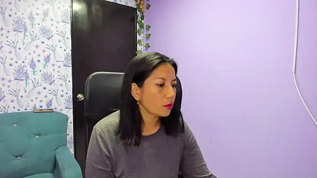 Megan Collinss  online show from October 2025 03:13:01 PM