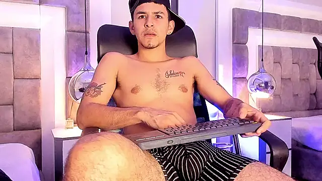 MikeMyllers online show from October 2025 03:52:01 AM