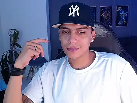 david santos16 online show from September 2025 04:45:02 AM