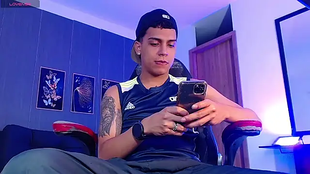 david santos16 online show from October 2025 04:57:02 AM