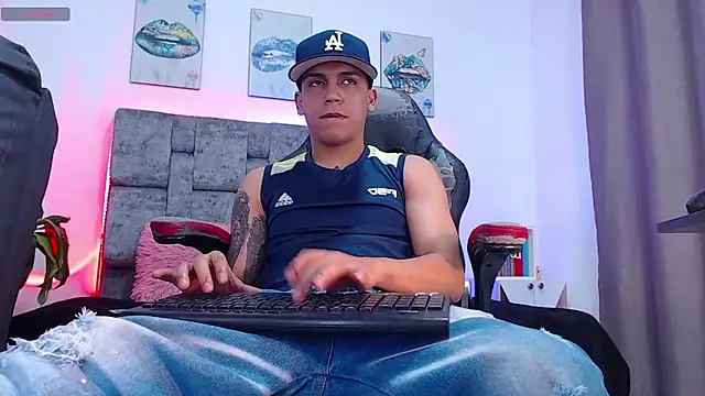 david santos16 online show from November 2025 03:17:02 AM