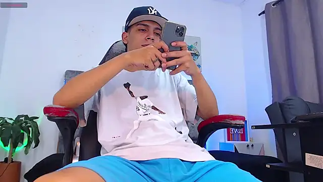 david santos16 online show from November 2025 04:49:02 AM