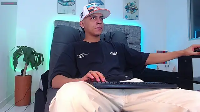 david santos16 online show from October 2025 02:00:02 AM