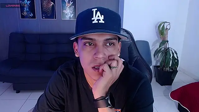 david santos16 online show from September 2025 02:23:01 AM