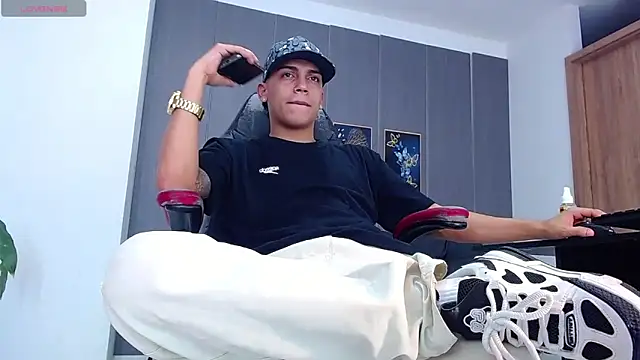 david santos16 online show from December 2025 08:54:01 PM