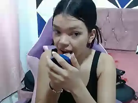 shy luna18 online show from October 2025 01:13:02 PM