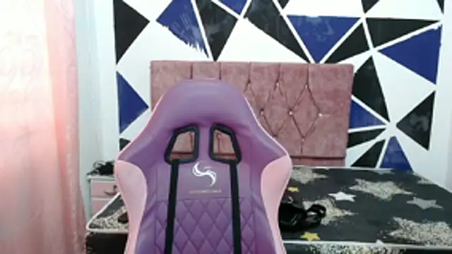 shy luna18 online show from November 2025 01:04:01 PM