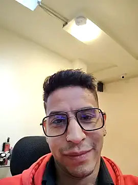 Juann-cock online show from October 2025 05:25:02 PM