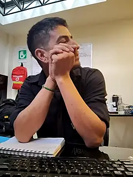 Juann-cock online show from November 2025 04:06:02 PM