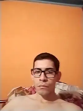 KingMaxiZ online show from November 2025 03:43:01 AM