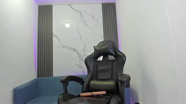 Snapshot of ShaunaDream chatting on October 2025 03:07:02 AM ShaunaDream online show from October 2025 03:07:02 AM