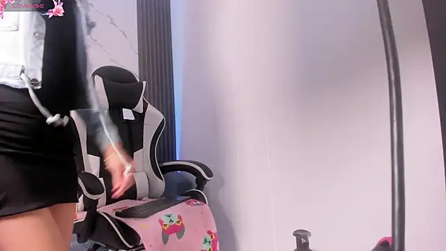 Snapshot of ShaunaDream chatting on October 2025 06:15:01 AM ShaunaDream online show from October 2025 06:15:01 AM