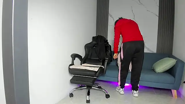 Snapshot of ShaunaDream chatting on September 2025 04:17:01 AM ShaunaDream online show from September 2025 04:17:01 AM