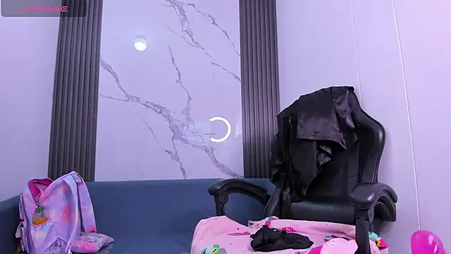 Snapshot of ShaunaDream chatting on October 2025 04:02:02 AM ShaunaDream online show from October 2025 04:02:02 AM