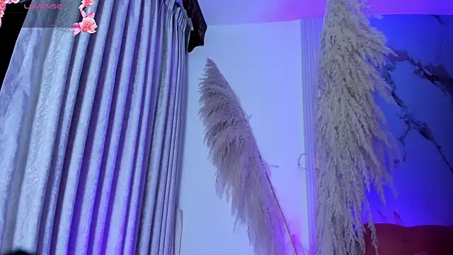 Snapshot of ShaunaDream chatting on November 2025 04:39:01 AM ShaunaDream online show from November 2025 04:39:01 AM