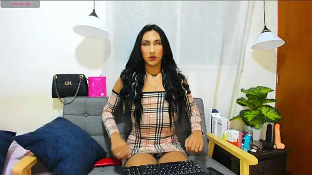 zou quira online show from October 2025 12:44:01 AM