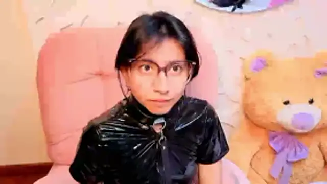 VioletxBloom online show from April 2026 01:59:01 PM