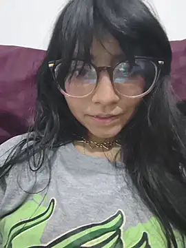 Snapshot of VioletxBloom chatting on February 2026 12:55:01 AM VioletxBloom online show from February 2026 12:55:01 AM