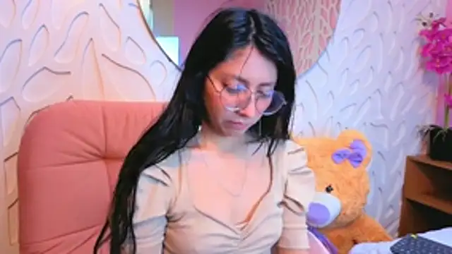 VioletxBloom online show from April 2026 12:20:01 PM