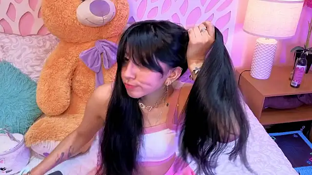 Snapshot of VioletxBloom chatting on February 2026 08:19:02 PM VioletxBloom online show from February 2026 08:19:02 PM