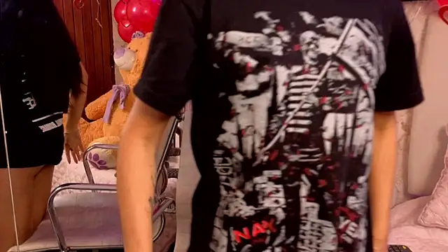 Snapshot of VioletxBloom chatting on February 2026 07:47:02 PM VioletxBloom online show from February 2026 07:47:02 PM