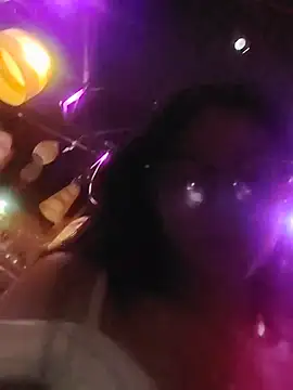 Snapshot of VioletxBloom chatting on December 2025 07:02:02 AM VioletxBloom online show from December 2025 07:02:02 AM