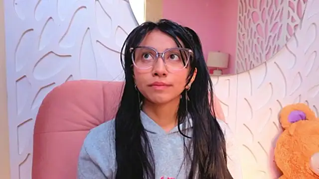 VioletxBloom online show from April 2026 12:52:01 PM