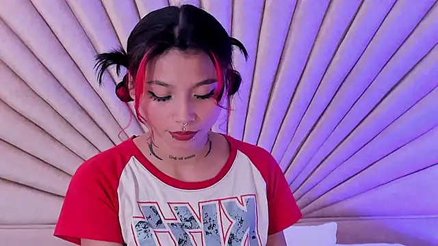 EmaDuff online show from October 2025 11:24:02 AM