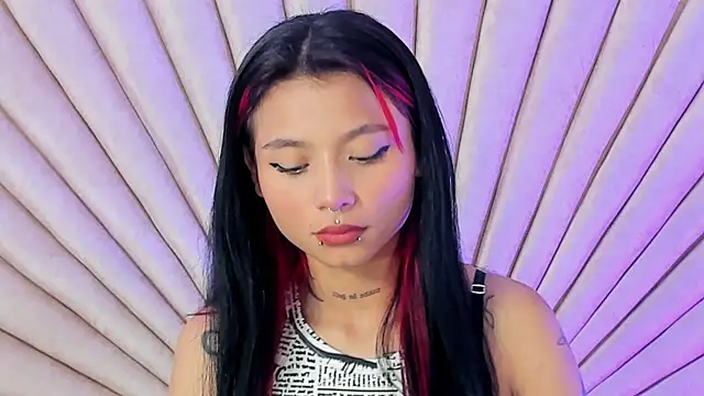 EmaDuff online show from October 2025 12:20:02 PM